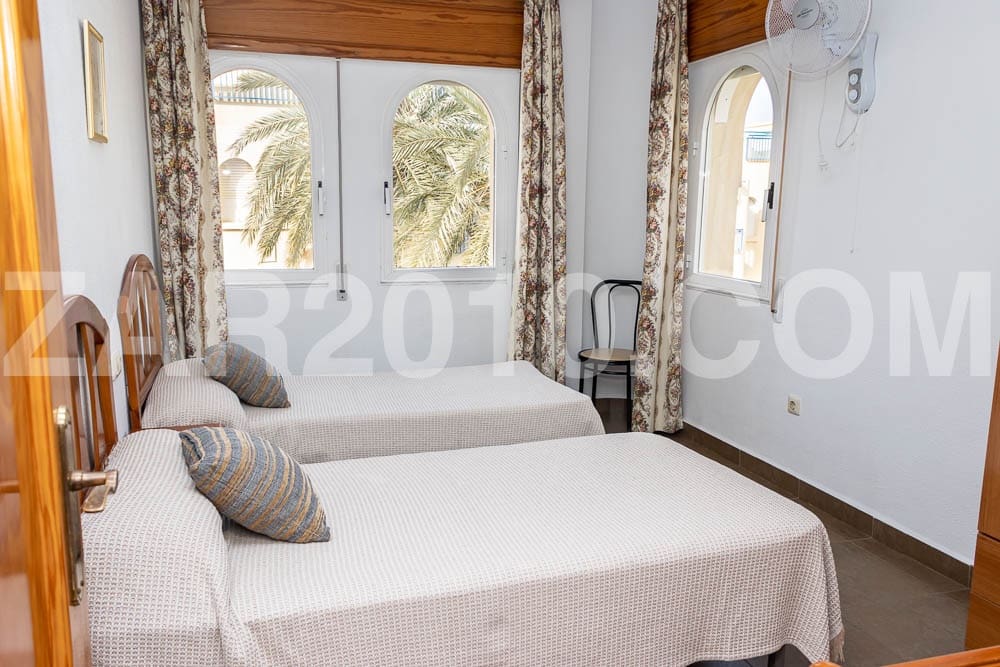 3 sypialnia Penthouse na sprzedaż w Garrucha z basenem - 180 000 € (Ref: 9782505)