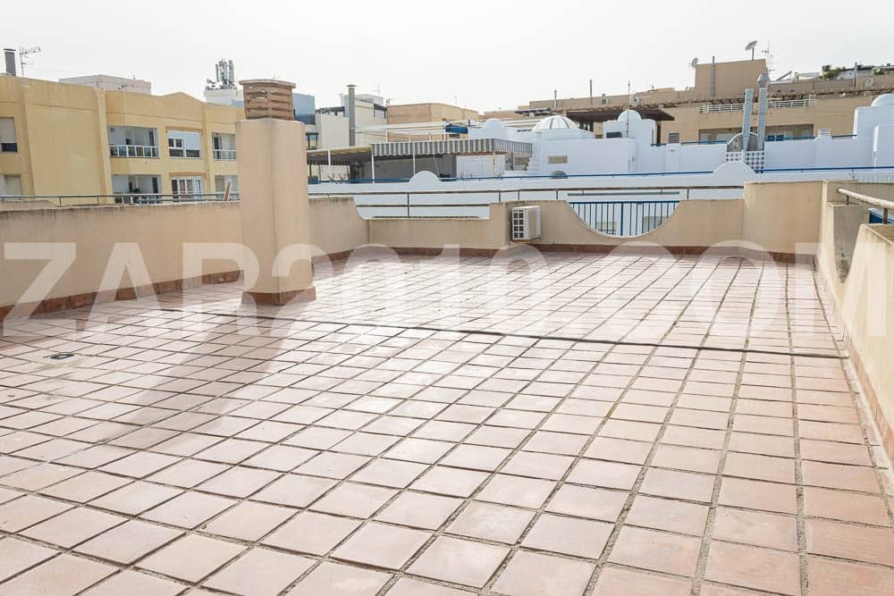 3 sypialnia Penthouse na sprzedaż w Garrucha z basenem - 180 000 € (Ref: 9782505)