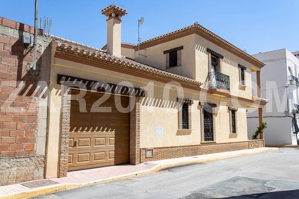 5 makuuhuone Rivitalo myytävänä paikassa Turre - 395 000 € (Ref: 9795763)