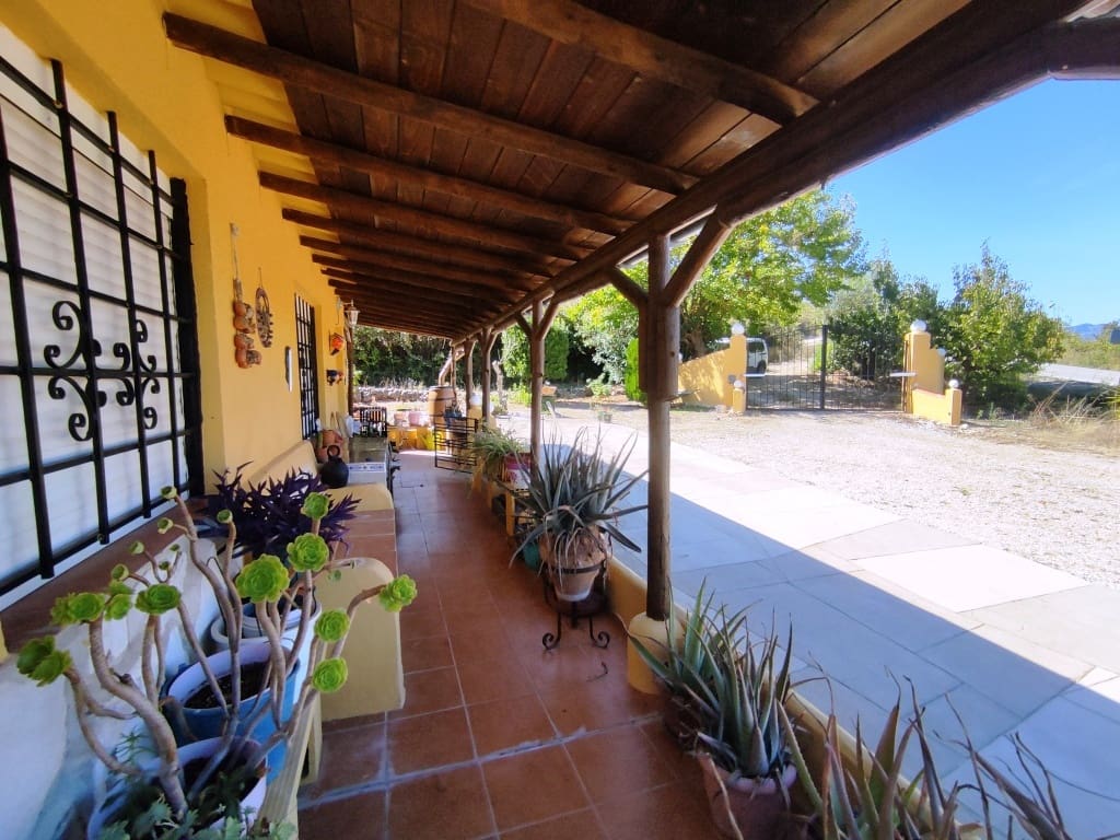 3 soveværelse Finca/Landehus til salg i Almudaina - € 130.000 (Ref: 10136490)