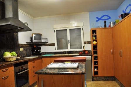 6 soveværelse Villa til salg i Ontinyent med swimmingpool - € 300.000 (Ref: 2332807)