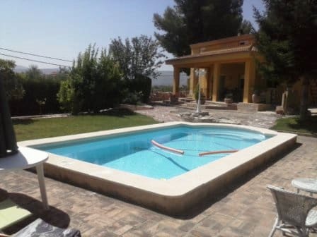 6 soveværelse Villa til salg i Ontinyent med swimmingpool - € 300.000 (Ref: 2332807)