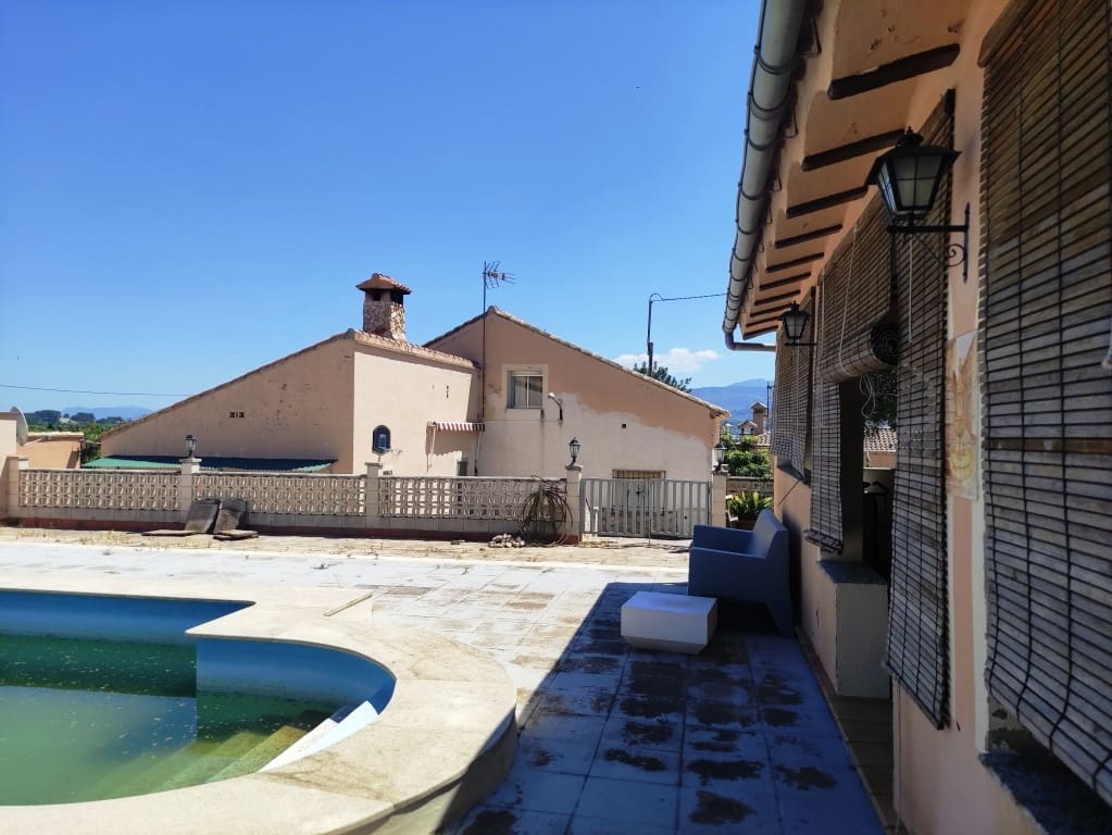 5 soveværelse Finca/Landehus til salg i Ontinyent med swimmingpool garage - € 295.000 (Ref: 3615452)