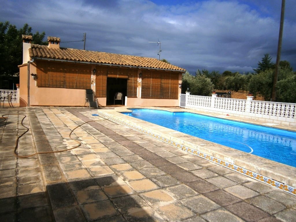 5 soveværelse Finca/Landehus til salg i Ontinyent med swimmingpool garage - € 295.000 (Ref: 3615452)