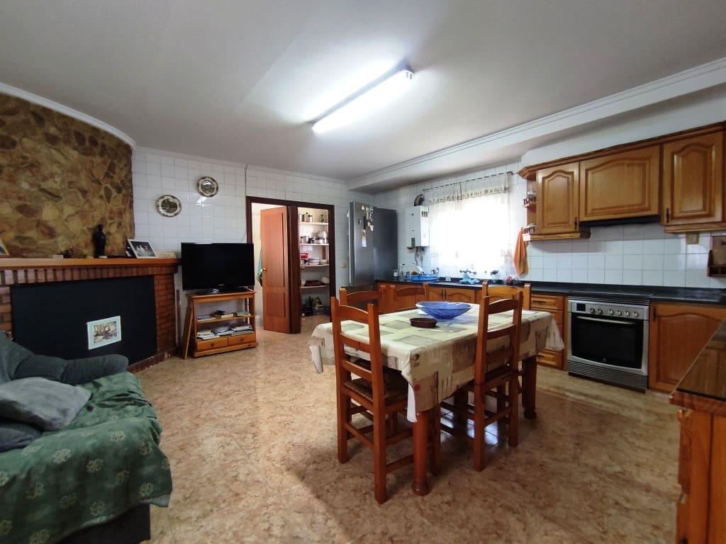 5 soveværelse Finca/Landehus til salg i Ontinyent med swimmingpool garage - € 295.000 (Ref: 3615452)