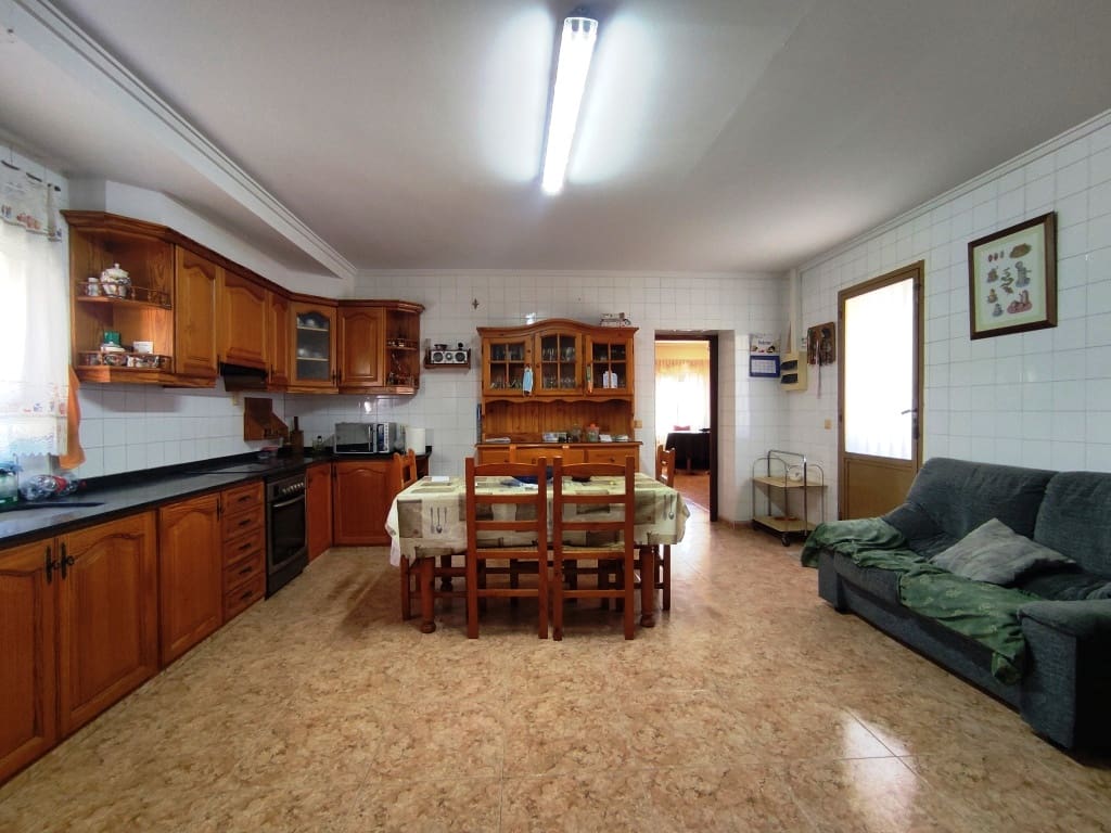 5 soveværelse Finca/Landehus til salg i Ontinyent med swimmingpool garage - € 295.000 (Ref: 3615452)