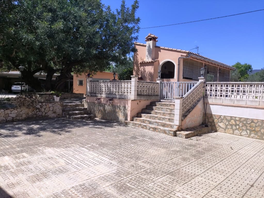 5 soveværelse Finca/Landehus til salg i Ontinyent med swimmingpool garage - € 295.000 (Ref: 3615452)