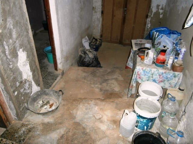 5 bedroom Townhouse for sale in Alcudia, Cocentaina - € 45,000 (Ref: 3615475)