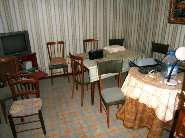 5 bedroom Townhouse for sale in Alcudia, Cocentaina - € 45,000 (Ref: 3615475)