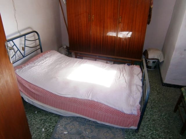 5 bedroom Townhouse for sale in Alcudia, Cocentaina - € 45,000 (Ref: 3615475)