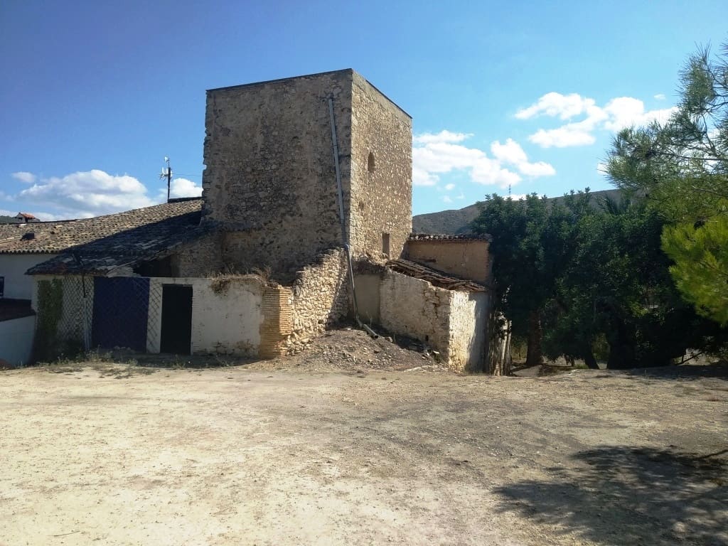 Finca/Landehus til salg i Ontinyent med garage - € 95.000 (Ref: 6151917)