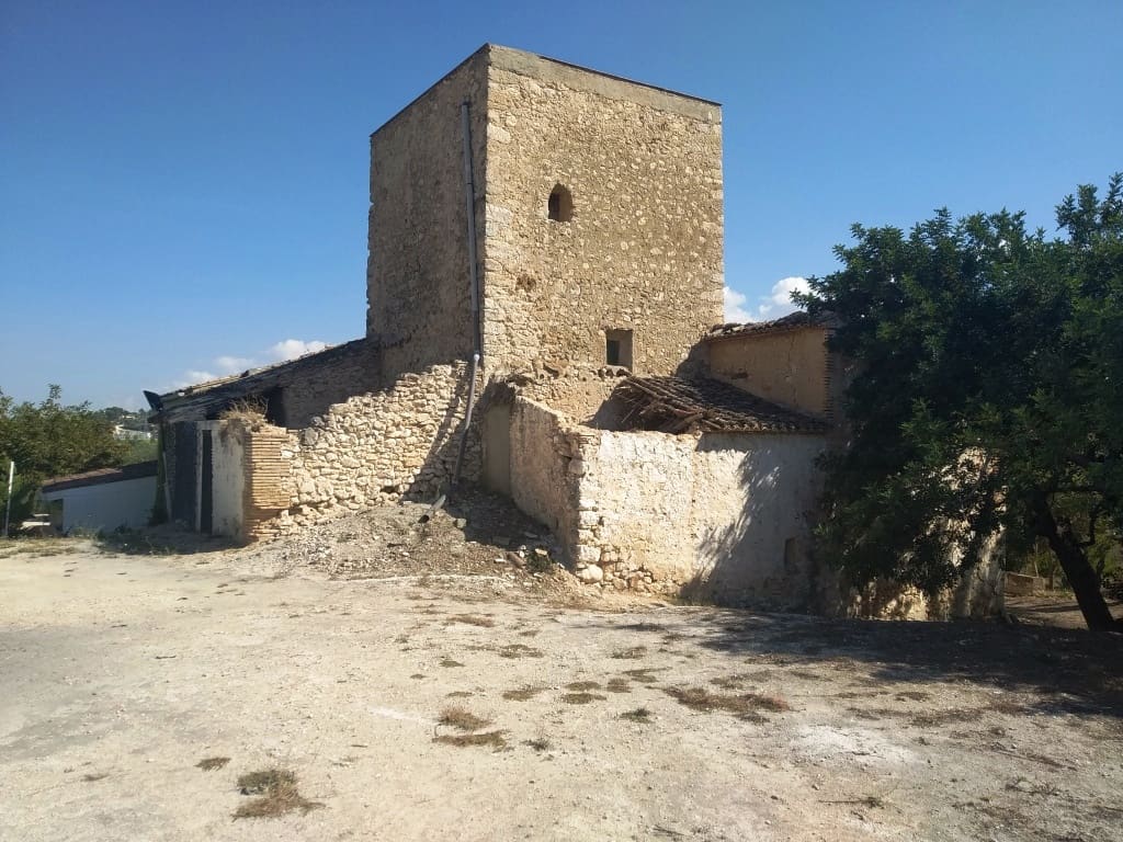 Finca/Landehus til salg i Ontinyent med garage - € 95.000 (Ref: 6151917)
