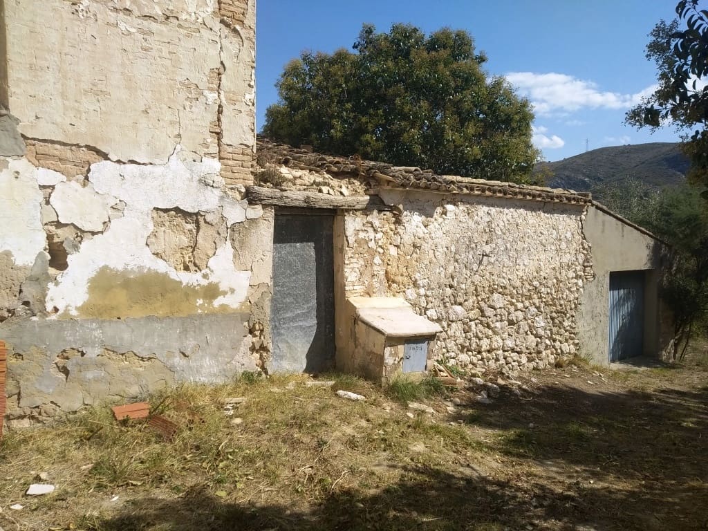 Finca/Landehus til salg i Ontinyent med garage - € 95.000 (Ref: 6151917)