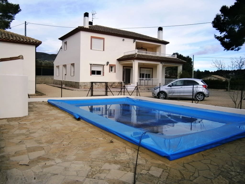 5 slaapkamer Finca/Landhuis te koop in Ontinyent met zwembad garage - € 350.000 (Ref: 6207258)