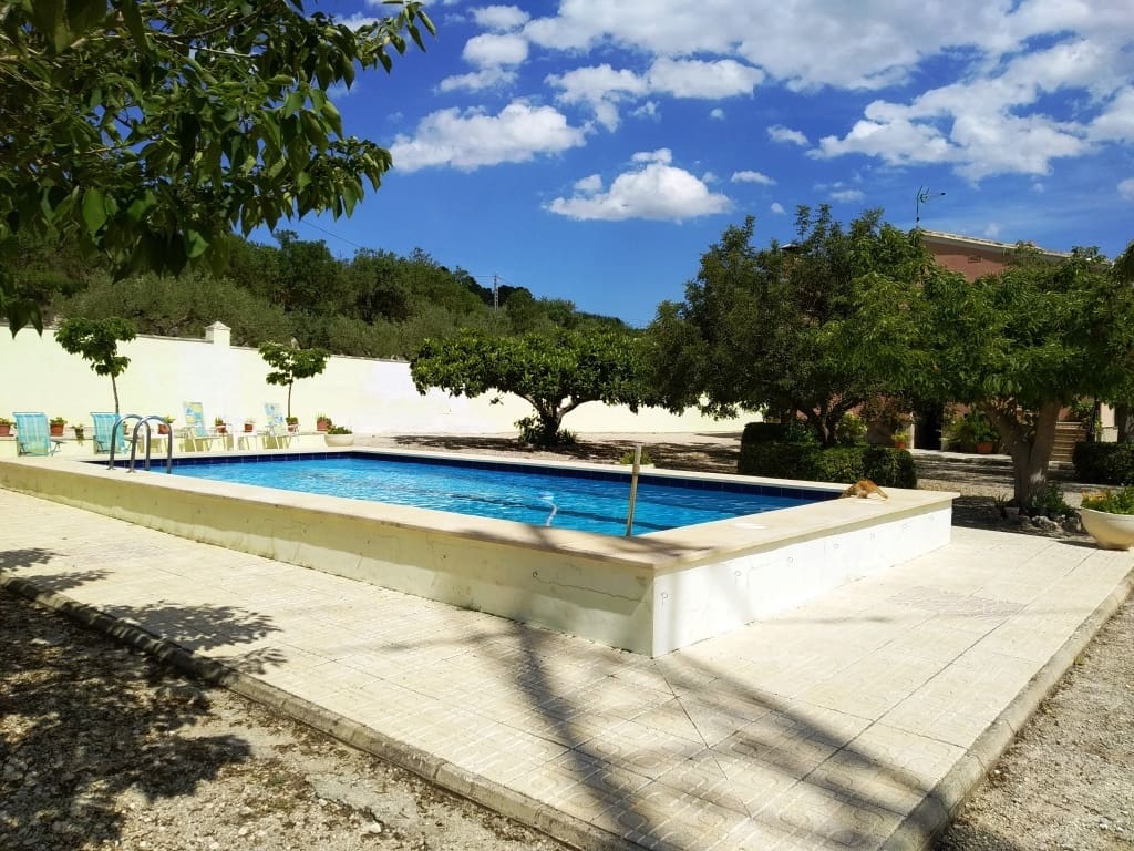 5 soveværelse Finca/Landehus til salg i Cocentaina med swimmingpool garage - € 399.000 (Ref: 6207263)