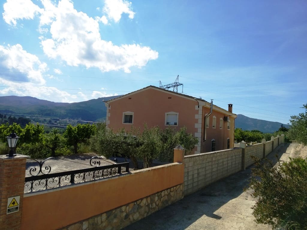 5 soveværelse Finca/Landehus til salg i Cocentaina med swimmingpool garage - € 399.000 (Ref: 6207263)