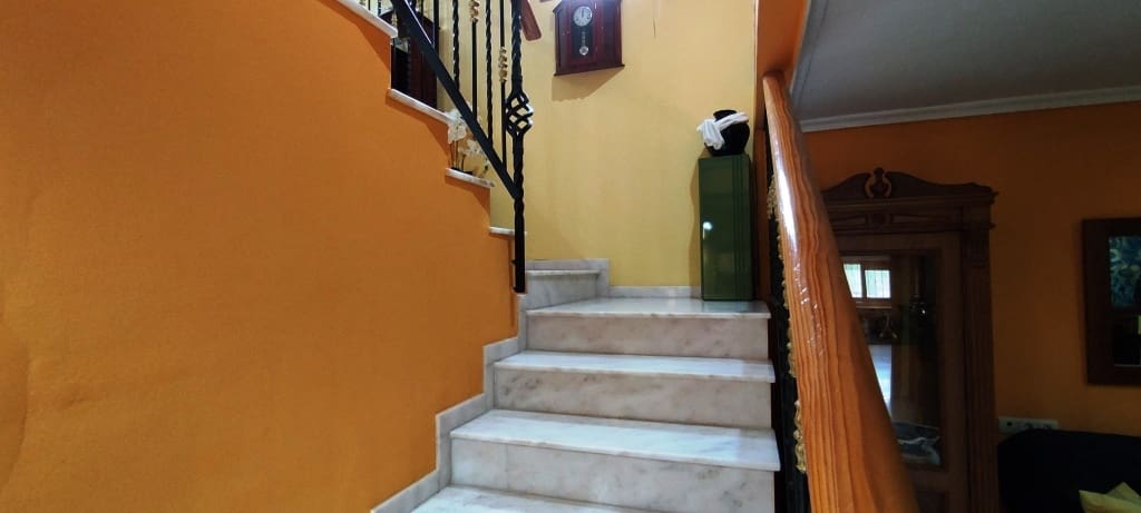 5 soveværelse Villa til salg i Ontinyent med garage - € 310.000 (Ref: 6329680)