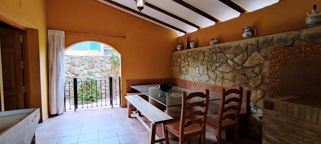 5 soveværelse Villa til salg i Ontinyent med garage - € 310.000 (Ref: 6329680)