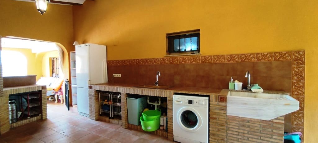 5 soveværelse Villa til salg i Ontinyent med garage - € 310.000 (Ref: 6329680)