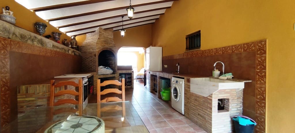 5 soveværelse Villa til salg i Ontinyent med garage - € 310.000 (Ref: 6329680)