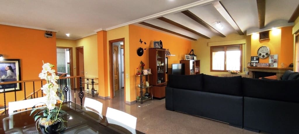 5 soveværelse Villa til salg i Ontinyent med garage - € 310.000 (Ref: 6329680)