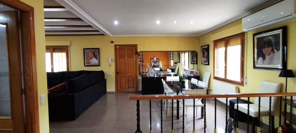 5 soveværelse Villa til salg i Ontinyent med garage - € 310.000 (Ref: 6329680)