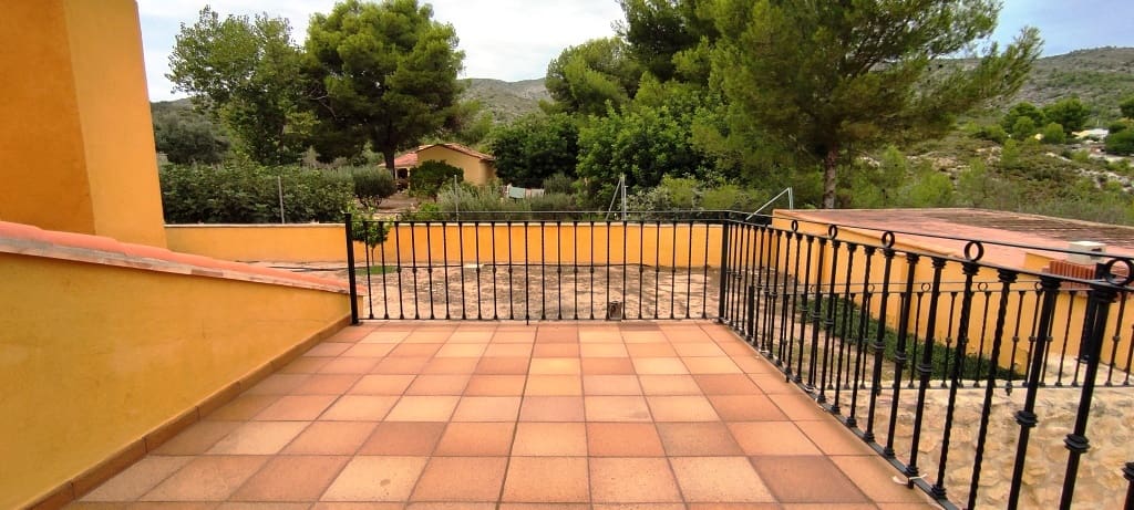 5 soveværelse Villa til salg i Ontinyent med garage - € 310.000 (Ref: 6329680)