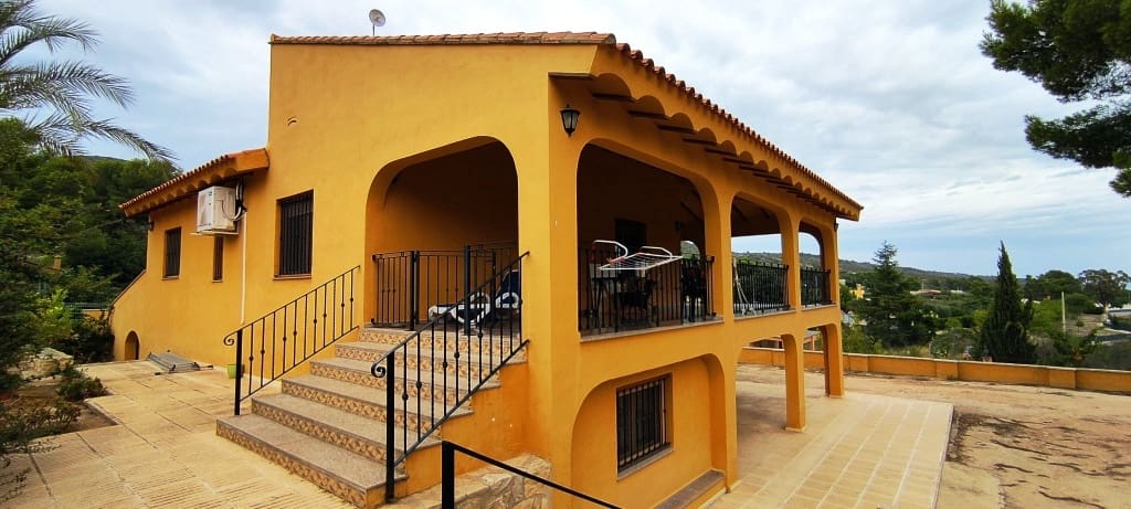 5 soveværelse Villa til salg i Ontinyent med garage - € 310.000 (Ref: 6329680)