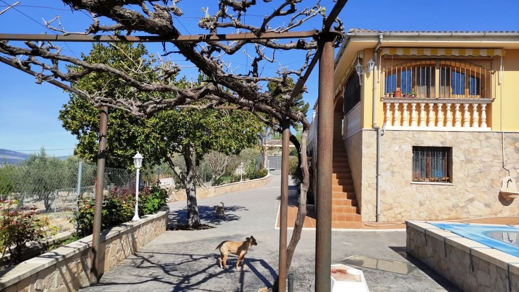 5 slaapkamer Villa te koop in Cocentaina met zwembad garage - € 299.000 (Ref: 6354259)