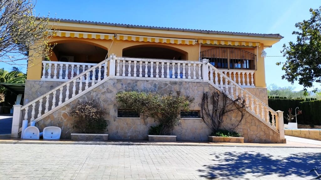 5 slaapkamer Villa te koop in Cocentaina met zwembad garage - € 299.000 (Ref: 6354259)