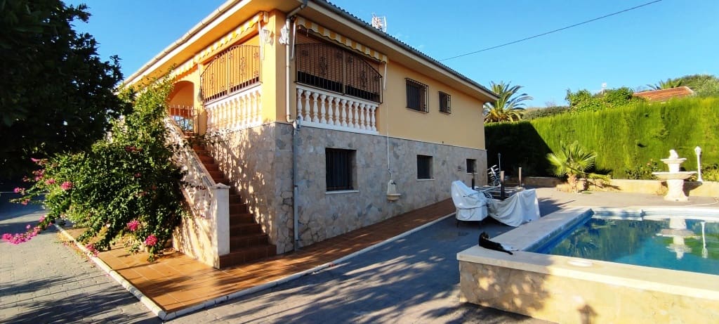 5 slaapkamer Villa te koop in Cocentaina met zwembad garage - € 299.000 (Ref: 6354259)