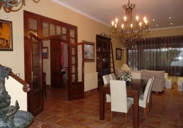 3 soveværelse Finca/Landehus til salg i Albaida med swimmingpool garage - € 450.000 (Ref: 6596867)