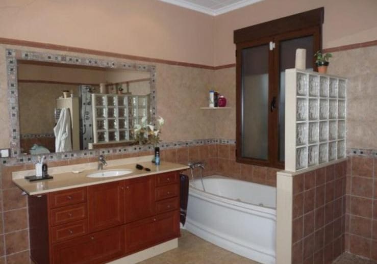 3 soveværelse Finca/Landehus til salg i Albaida med swimmingpool garage - € 450.000 (Ref: 6596867)