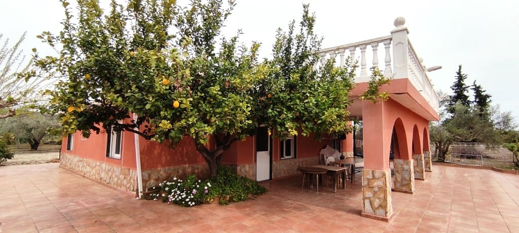 4 soveværelse Finca/Landehus til salg i Ontinyent med swimmingpool garage - € 250.000 (Ref: 6796874)