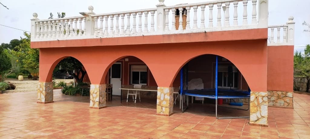 4 soveværelse Finca/Landehus til salg i Ontinyent med swimmingpool garage - € 250.000 (Ref: 6796874)