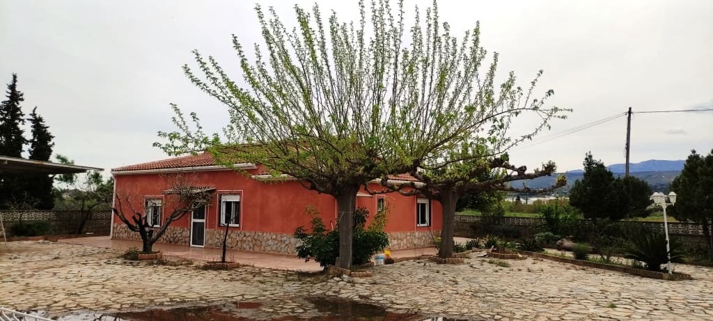 4 soveværelse Finca/Landehus til salg i Ontinyent med swimmingpool garage - € 250.000 (Ref: 6796874)
