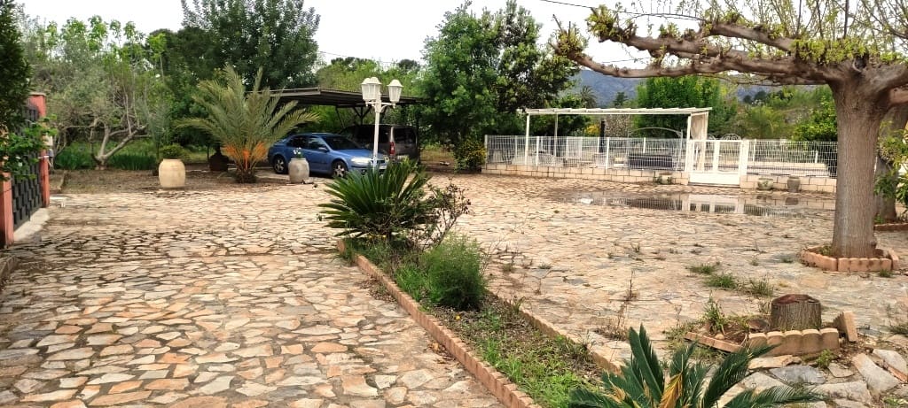 4 soveværelse Finca/Landehus til salg i Ontinyent med swimmingpool garage - € 250.000 (Ref: 6796874)