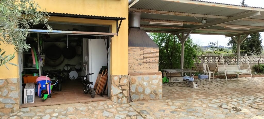 4 soveværelse Finca/Landehus til salg i Ontinyent med swimmingpool garage - € 250.000 (Ref: 6796874)