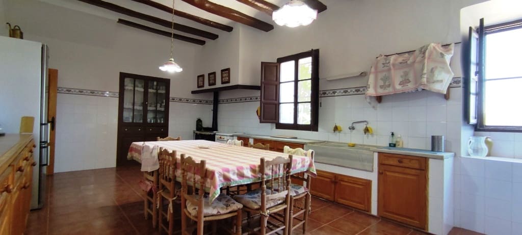 15 soveværelse Finca/Landehus til salg i Bocairent med swimmingpool garage - € 895.000 (Ref: 6923778)