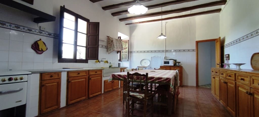 15 soveværelse Finca/Landehus til salg i Bocairent med swimmingpool garage - € 895.000 (Ref: 6923778)