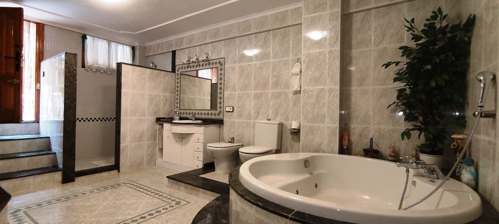 6 soveværelse Villa til salg i Muro de Alcoy med swimmingpool - € 350.000 (Ref: 6941272)