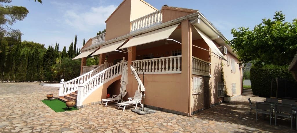 6 soveværelse Villa til salg i Muro de Alcoy med swimmingpool - € 350.000 (Ref: 6941272)