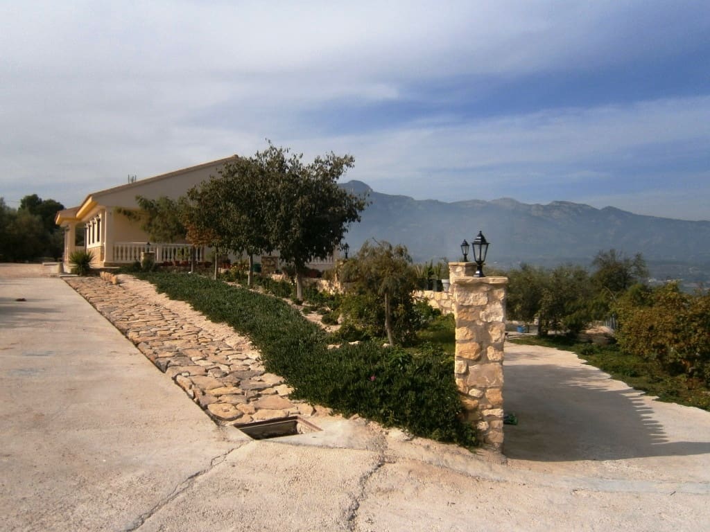 4 soveværelse Finca/Landehus til salg i Cocentaina med swimmingpool - € 420.000 (Ref: 6943629)