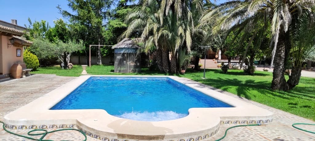 6 soveværelse Villa til salg i Ontinyent med swimmingpool garage - € 550.000 (Ref: 6943631)