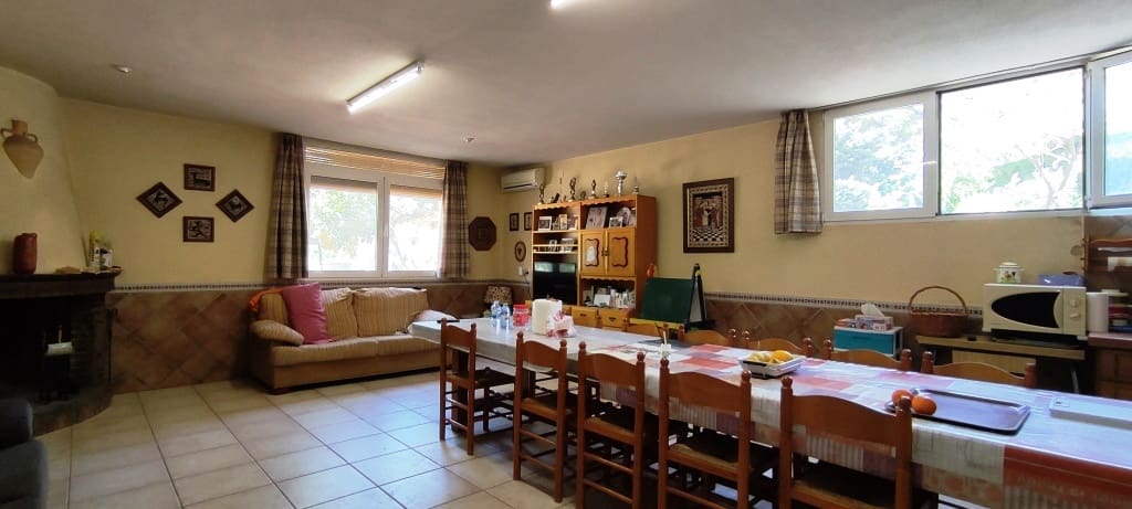 6 soveværelse Villa til salg i Ontinyent med swimmingpool garage - € 550.000 (Ref: 6943631)