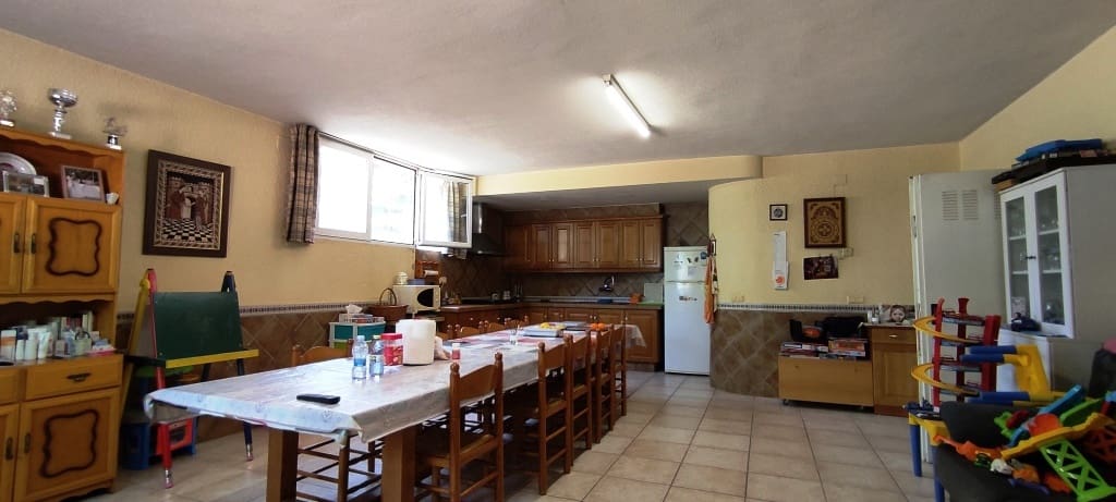 6 soveværelse Villa til salg i Ontinyent med swimmingpool garage - € 550.000 (Ref: 6943631)