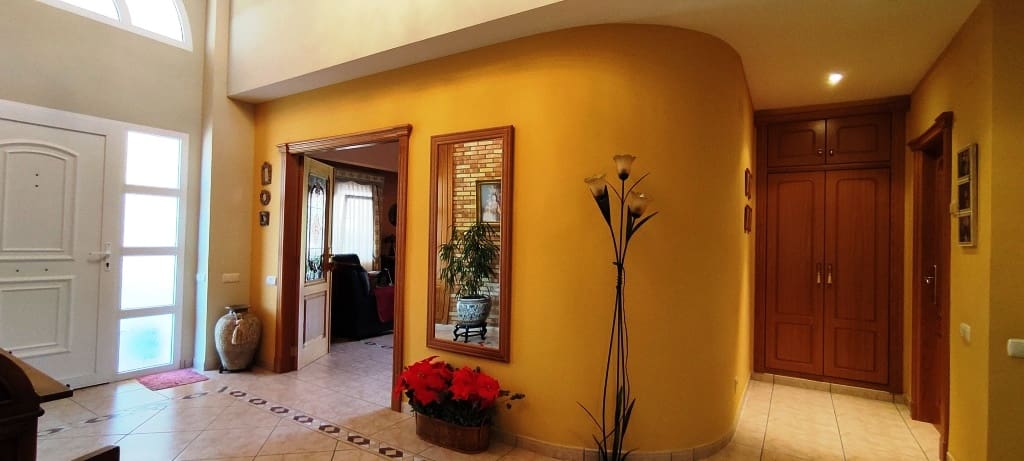 6 soveværelse Villa til salg i Ontinyent med swimmingpool garage - € 550.000 (Ref: 6943631)