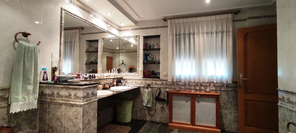 6 soveværelse Villa til salg i Ontinyent med swimmingpool garage - € 550.000 (Ref: 6943631)