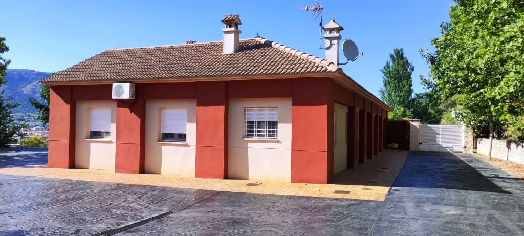 4 soveværelse Villa til salg i Alcoy / Alcoi med swimmingpool garage - € 550.000 (Ref: 6979782)