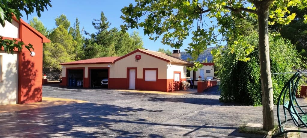 4 soveværelse Villa til salg i Alcoy / Alcoi med swimmingpool garage - € 550.000 (Ref: 6979782)